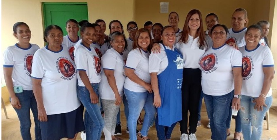 Mujeres Rurales de Moca reciben ruta gastronómica Mandiles de Esperanza